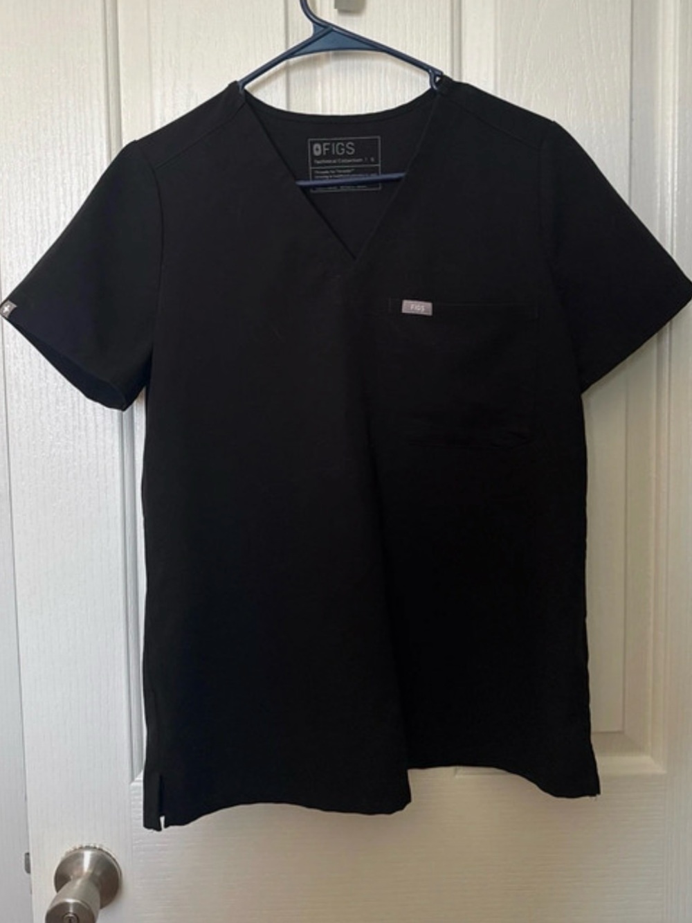 Figs Men's Black V-Neck